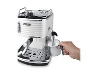 Рожковая кофеварка DeLonghi Scultura ECZ 351.W