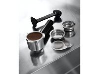 Кофеварка DeLonghi Dedica EC 680.M